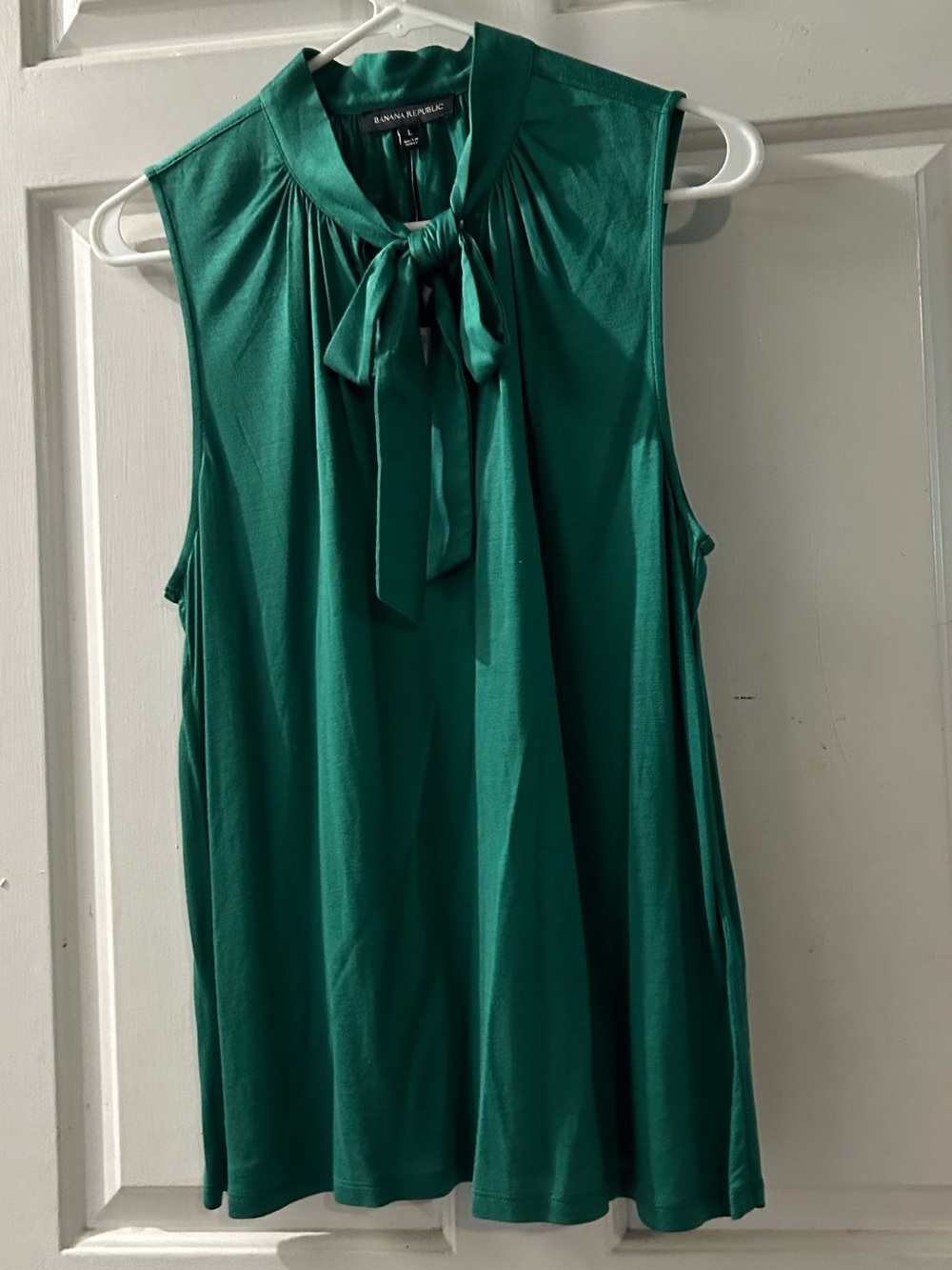 Banana Republic Sleeveless Tie-Neck Top in Emerald Green